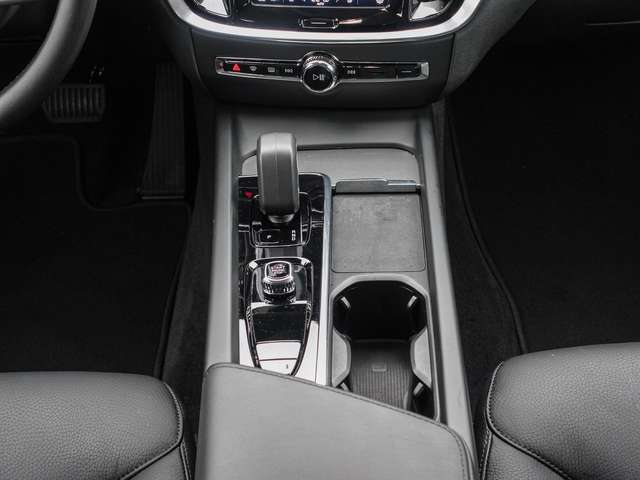 Volvo  V 60 B4 Core 4xSHZ AHK EL. HECK