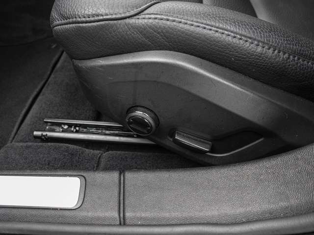 Volvo  V 60 B4 Core 4xSHZ AHK EL. HECK