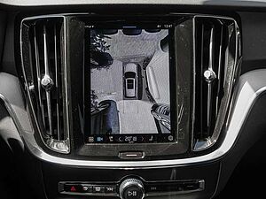 Volvo  B4 AWD Plus