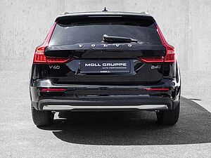 Volvo  B4 AWD Plus