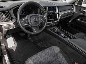 Volvo  T6 AWD Essential Plug-In Pano Sthz. LED