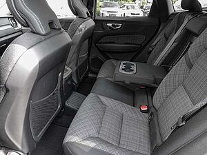 Volvo  T6 AWD Essential Plug-In Pano Sthz. LED