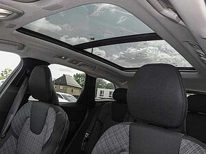 Volvo  T6 AWD Essential Plug-In Pano Sthz. LED