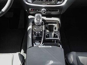 Volvo  T8 Twin Engine AWD Ultimate Dark Plug-In Head UP A