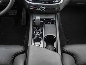 Volvo  B4 AWD Plus MATRIX  Sthz.