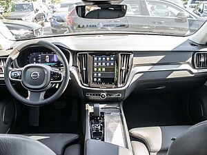 Volvo  B4 AWD Plus ACC LED