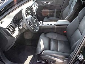 Volvo  B4 AWD Plus ACC LED