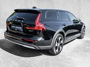 Volvo  B4 AWD Plus ACC LED