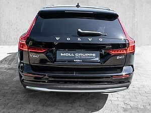 Volvo  B4 AWD Plus ACC LED