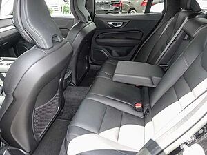 Volvo  B4 AWD Plus ACC LED