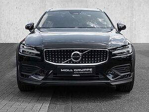 Volvo  B4 AWD Plus ACC LED