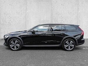 Volvo  B4 AWD Plus ACC LED