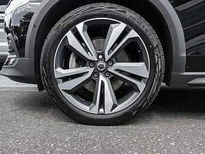 Volvo  B4 AWD Plus ACC LED