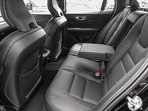 Volvo  B4 AWD Plus AHK LED