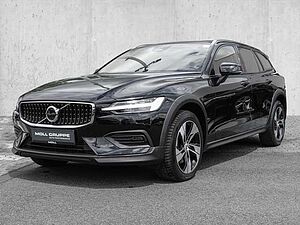 Volvo  B4 AWD Plus AHK LED