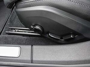 Volvo  B4 AWD Plus LED