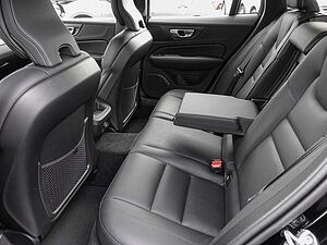Volvo  B4 AWD Plus LED