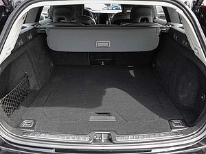 Volvo  B4 AWD Plus LED