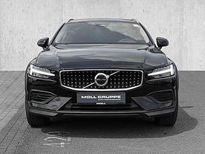 Volvo  B4 AWD Plus LED