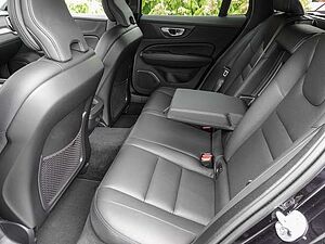 Volvo  B4 AWD Plus ACC LED