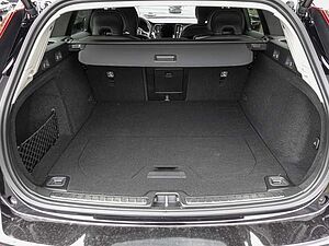 Volvo  B4 AWD Plus ACC LED