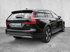 Volvo  B4 AWD Plus ACC LED