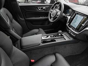 Volvo  B4 AWD Plus ACC LED