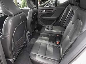 Volvo  T4 2WD Ultimate Dark Plug-In Pano Navi