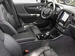 Volvo  T4 2WD Ultimate Dark Plug-In Pano Navi