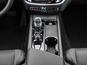 Volvo  B4 AWD Plus MATRIX  Harman/Kardon