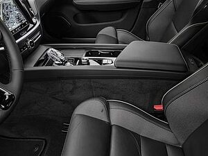 Volvo  B4 AWD Plus MATRIX  Harman/Kardon