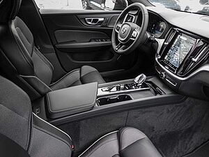 Volvo  B4 AWD Plus MATRIX  Harman/Kardon