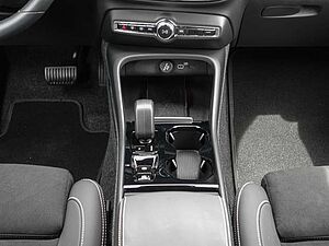 Volvo  B4 2WD Plus Dark MATRIX ACC AUT DYNLICHT LM