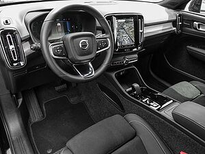 Volvo  B4 2WD Plus Dark MATRIX ACC AUT DYNLICHT LM