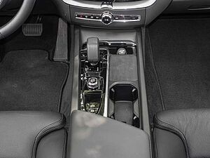 Volvo  B4 2WD Inscription Pano 360Grad LED