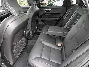 Volvo  B4 2WD Inscription Pano 360Grad LED
