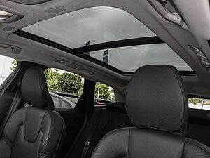 Volvo  B4 2WD Inscription Pano 360Grad LED