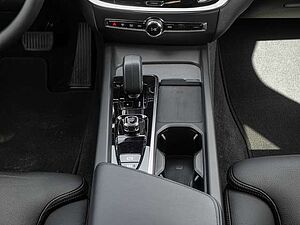 Volvo  B4 AWD Plus ACC LED