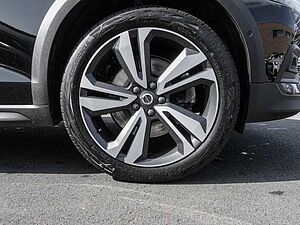Volvo  B4 AWD Plus ACC LED