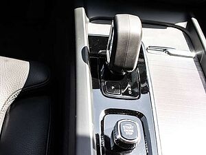 Volvo  B4 (Diesel) AWD Plus LED 360Grad