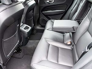 Volvo  B4 AWD Plus Dark MATRIX ACC AUT EL. HECK LM