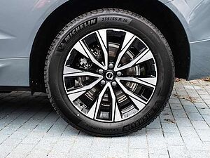 Volvo  B4 AWD Plus Dark MATRIX ACC AUT EL. HECK LM