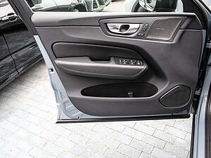 Volvo  B4 AWD Plus Dark MATRIX ACC AUT EL. HECK LM