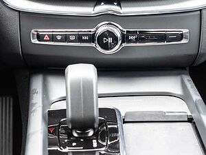 Volvo  B4 AWD Plus Dark MATRIX ACC AUT EL. HECK LM