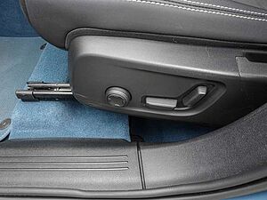 Volvo  T4 2WD Ultimate Bright Plug-In