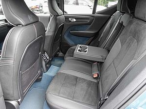 Volvo  T4 2WD Ultimate Bright Plug-In