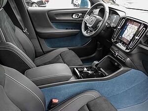 Volvo  T4 2WD Ultimate Bright Plug-In