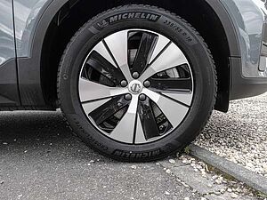 Volvo  T4 2WD Core Plug-In LED Kamera