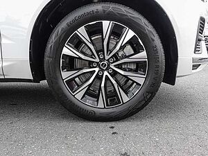 Volvo  B4 2WD Plus Bright LED Kamera