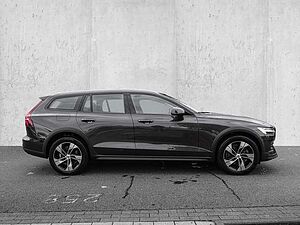 Volvo  B4 AWD Ultimate Pano ACC